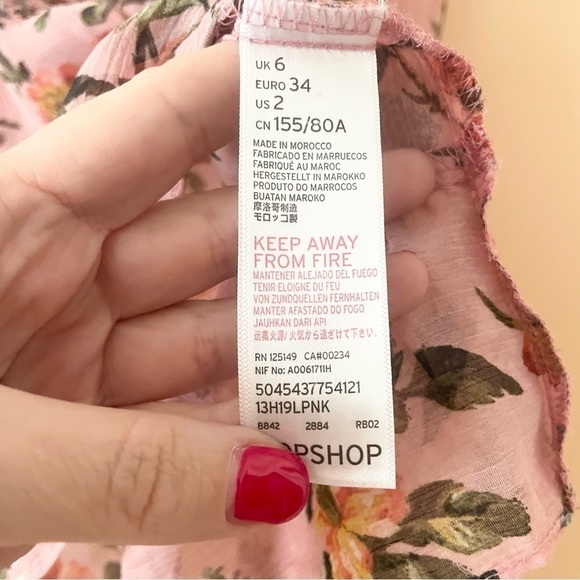 TOPSHOP Floral Ruffle Sleeve Blouse - Picture 7 of 8